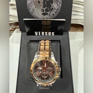 💯 - Authentic New VERSUS VERSACE  Chrono Lion Bracelet Watch
